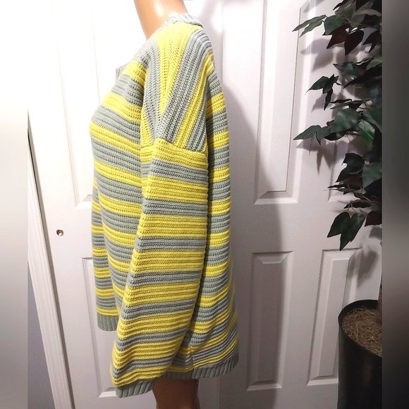 Free People Slouchy Oversized‎ Sweater, NWOT, Size L - Picture 4 of 12